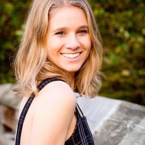 Meet your Posher, Olivia